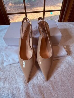 AGL Beige Patent Leather Slingback Pointed-Toe Pumps